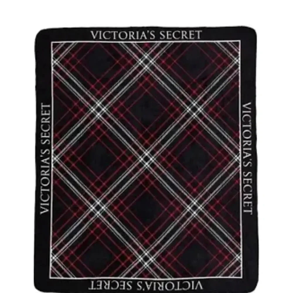 Victorias Secret Reversible Fleece Faux Shearling Blanket Black Red White Throw